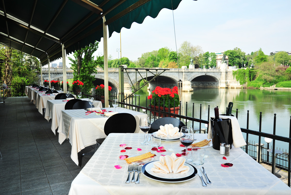 Terrazza esterna Ristorante Caprera 1883 sul Po – Torino